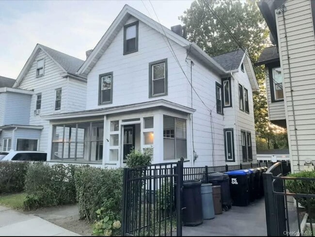 Building Photo - 124 South Ave