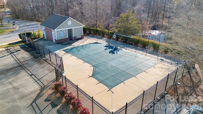 Building Photo - 163 Forest Ridge Rd