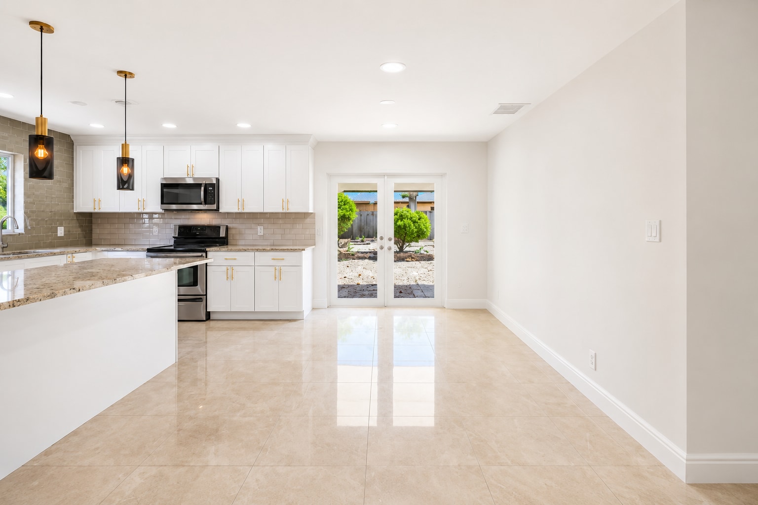 Building Photo - 2100 N Seacrest Blvd
