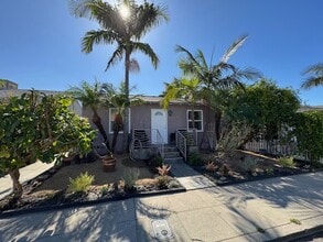 Building Photo - Move in Ready 2 bed 2 bath Home Near 2nd S...