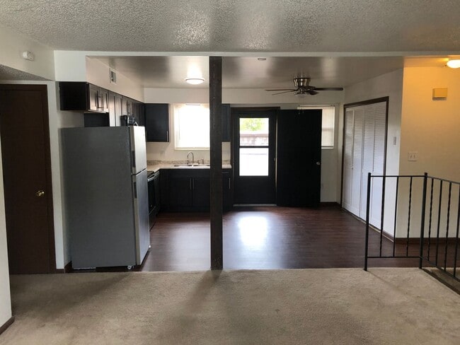 Building Photo - Central a/c & heating | Off-street parking | Close to downtown Golden