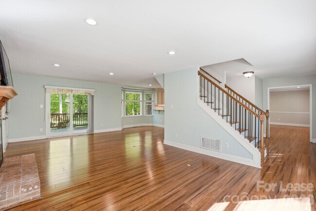 Building Photo - 301 Sardis Rd N