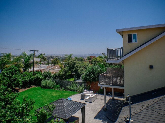 Building Photo - OPEN HOUSE, NOV. 24th at 2 pm - Downtown/Harbor Views!