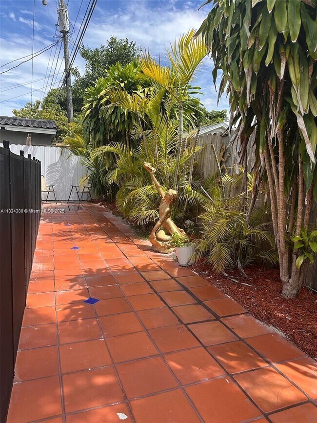 Building Photo - 20600 SW 116th Rd