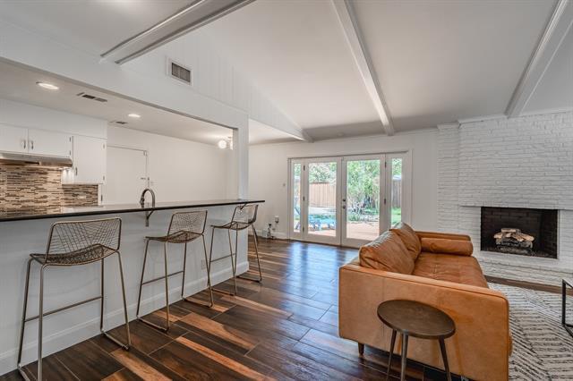 Building Photo - 3347 Latham Dr