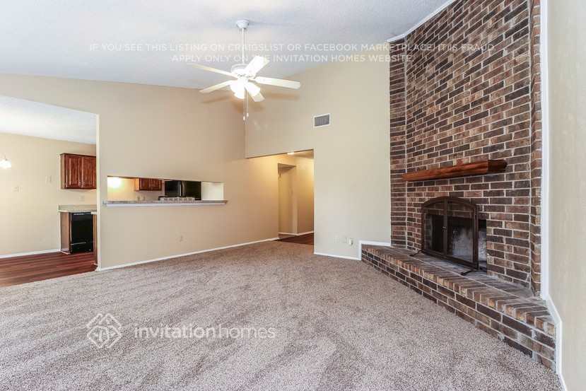 Building Photo - 3809 Wooddale Ct