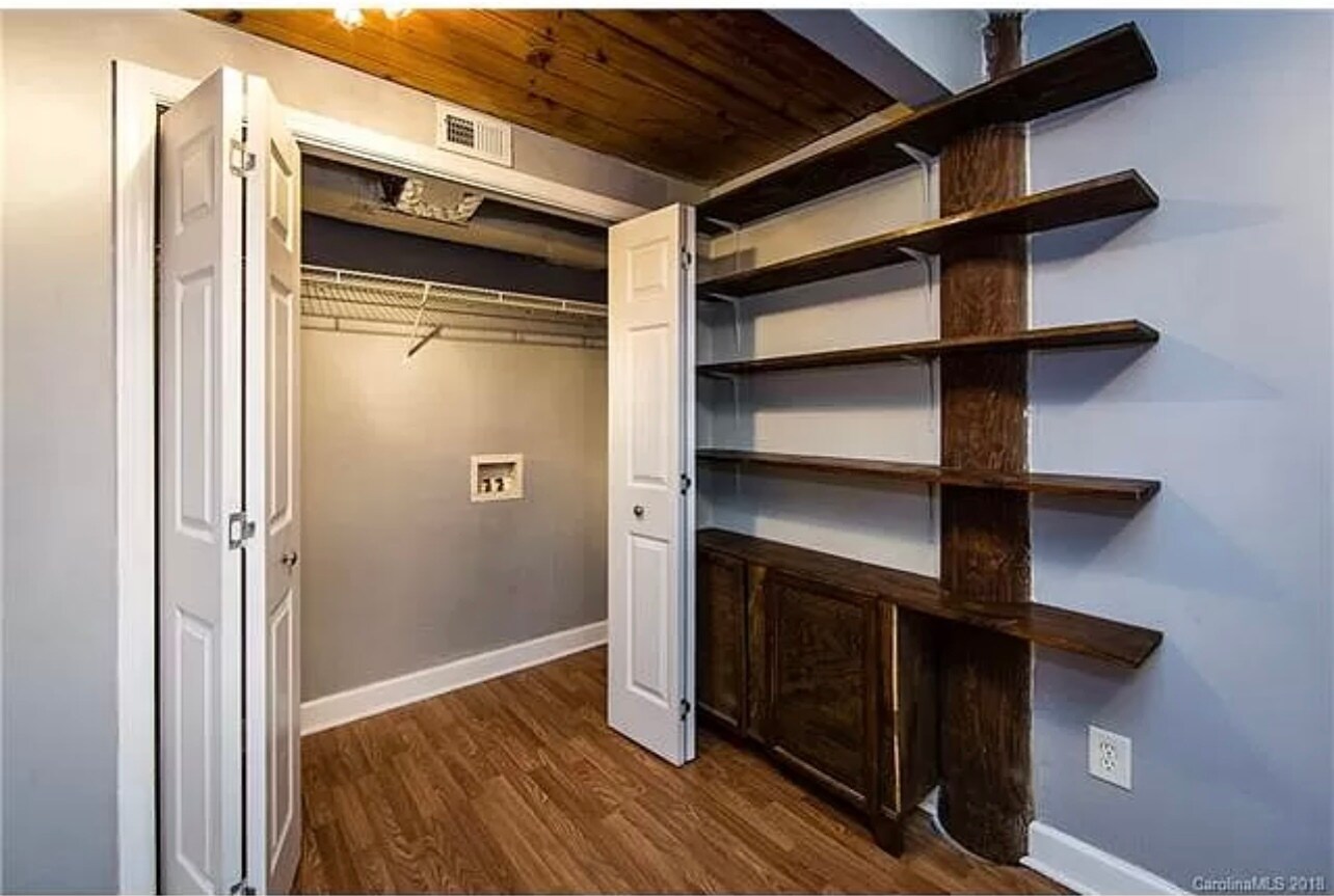 Washer dryer hookup in downstairs bedroom closet - 201 S Hoskins Rd