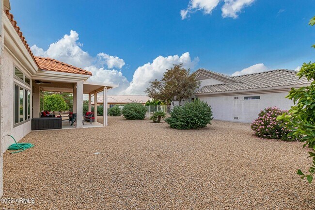 Building Photo - 14113 W Robertson Dr