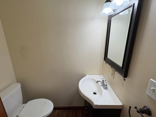 Building Photo - 506 John C Strange St