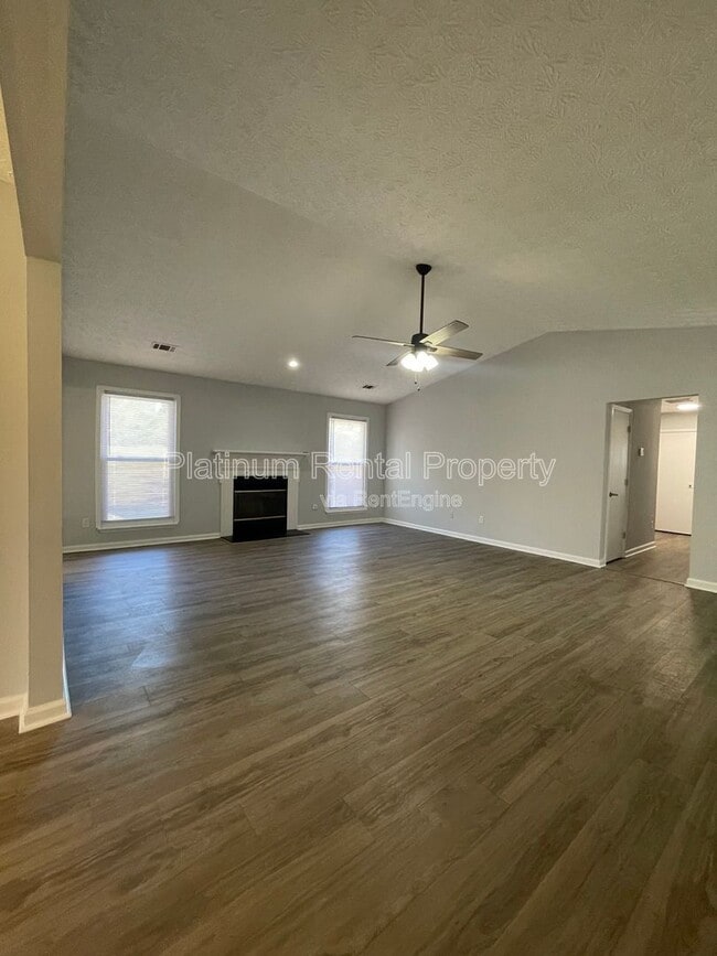 Building Photo - 1630 Creek Crossing SE