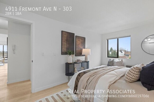Building Photo - 4911 Fremont Ave N