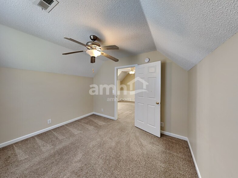 Building Photo - 2849 Elijah Dr