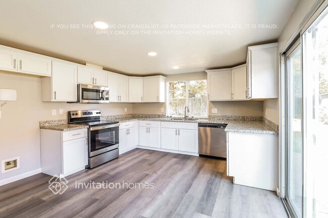 Building Photo - 4520 Pampas Cir