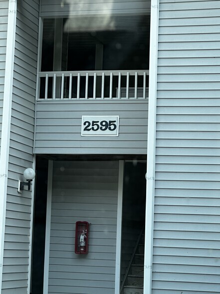 Building Photo - 2595 Thackery Rd