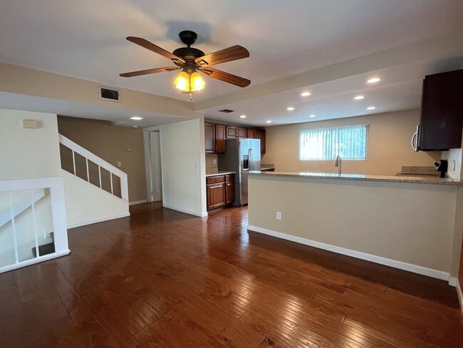 Building Photo - Great townhome in Del Cerro!