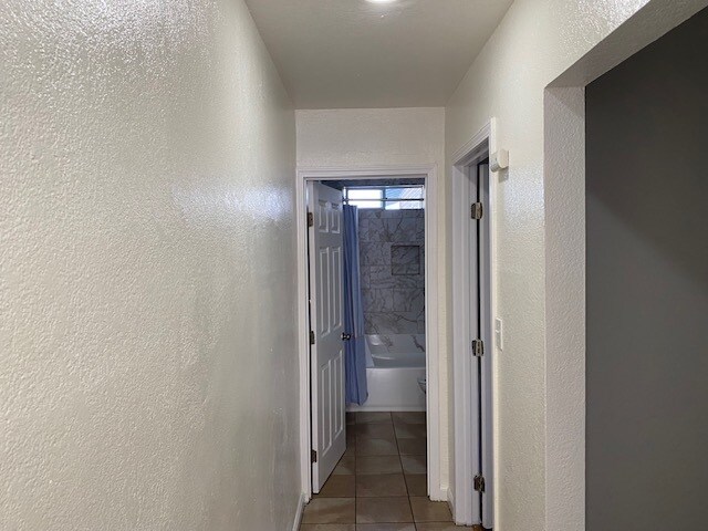 Building Photo - 5426 S Van Ness Ave