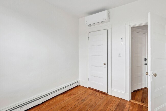 Building Photo - 866 Huntington Ave