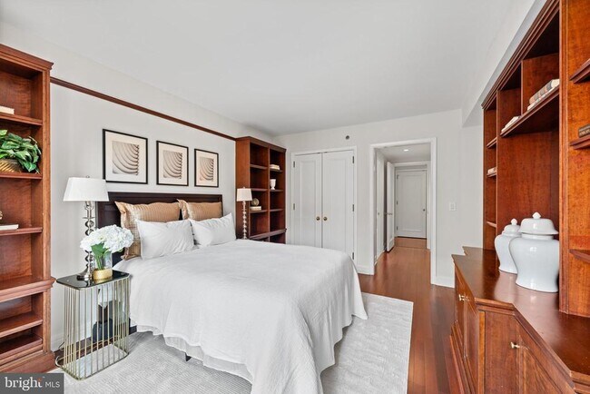 Building Photo - 1155 23rd St NW