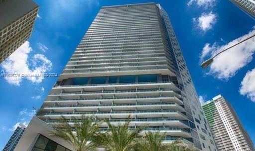 Building Photo - 1300 Brickell Bay Dr