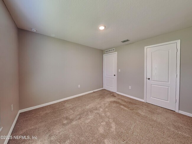 Building Photo - 42 Rickenbacker Dr