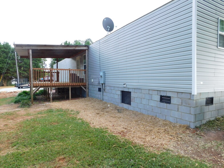 Back View - 112 Donald Dr
