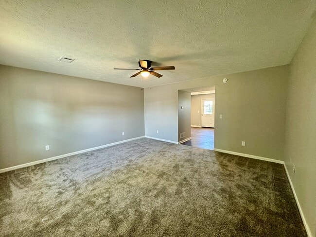 Building Photo - Beautiful Remodeled 2 Bedroom in Richmond!
