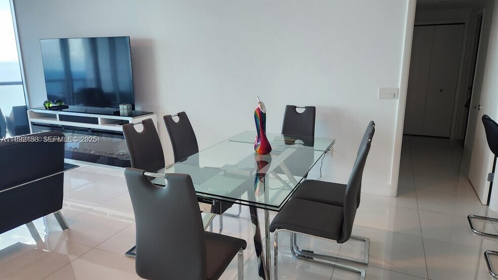 Building Photo - 17001 Collins Ave