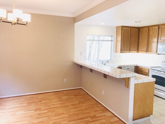 Building Photo - Beautiful 4 Bd/2.5 Ba, 1806 sf single-family house in Walnut Creek available now!