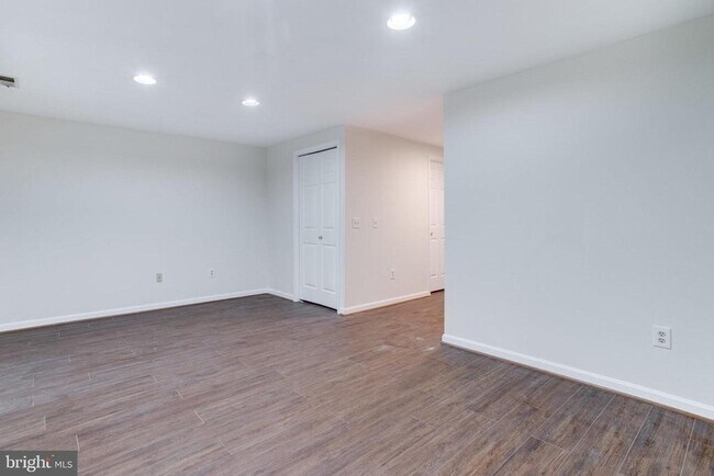 Building Photo - 9216 Burley Ln