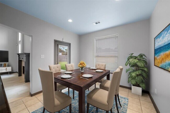 Building Photo - 13909 Stonewood Ct