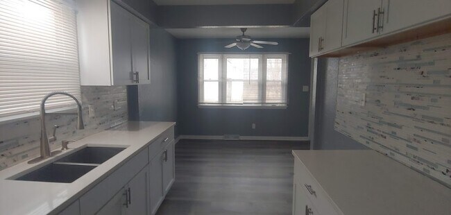 Building Photo - 3931 W Kaul Ave