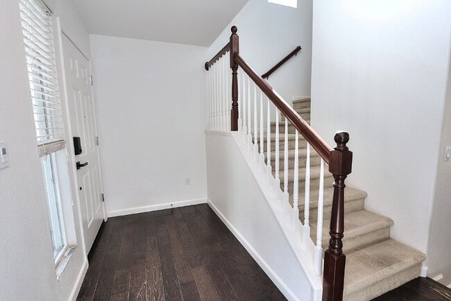 Building Photo - High Demand Park Place Home for Rent!