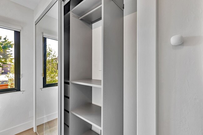 Building Photo - Remodeled Home in near Downtown Mountain View