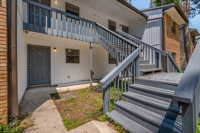 Building Photo - 2 bed/ 2 bath near Apalachee Pkwy!