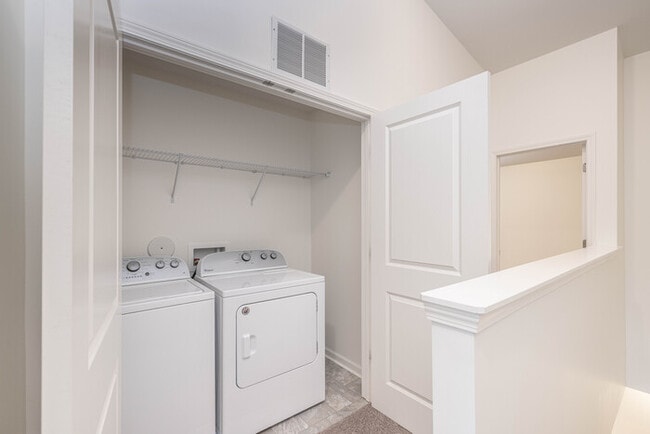 Building Photo - 2BR/2.5BA Townhome in Pineville- Tucked in...