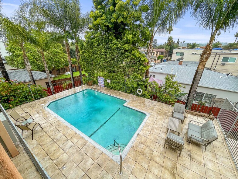 Building Photo - 14850 Hesby St