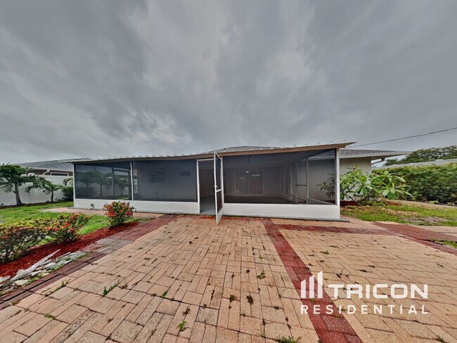 Building Photo - 1761 Banyan Dr