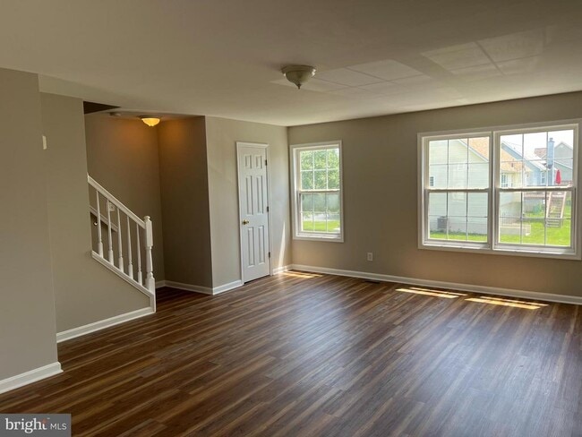 Building Photo - 868 Aztec Dr
