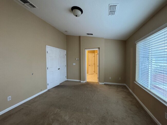 Building Photo - Beautiful 4 Bedroom Home with Solar – North Natomas