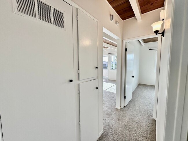 Building Photo - SDS T 1260