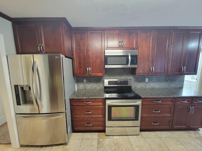 Building Photo - 1500 Cedar Hill Trail