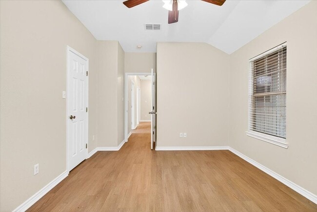 Building Photo - 3726 Sunnyville Dr