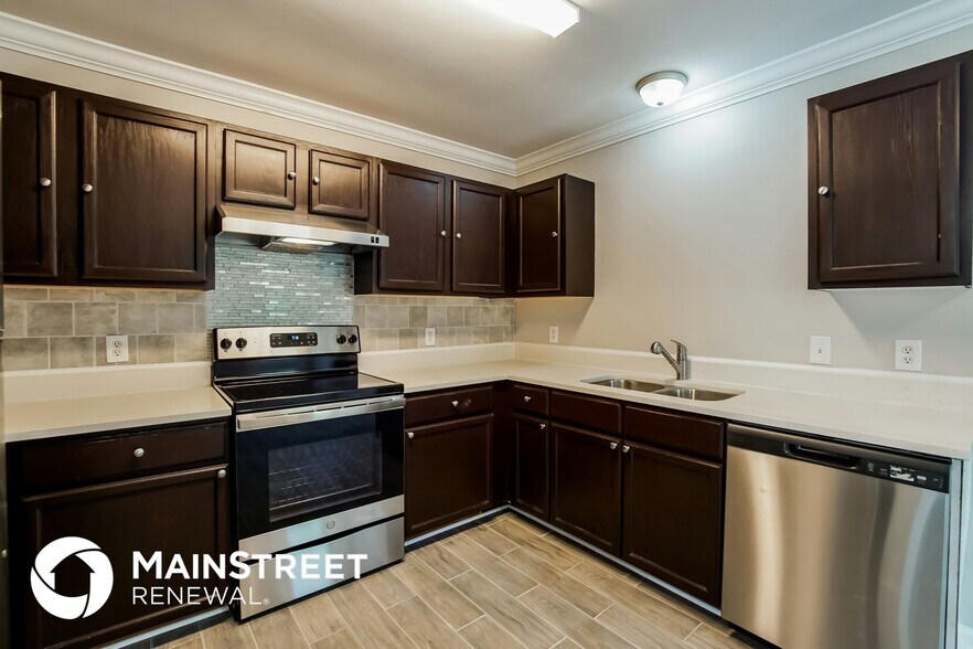 Building Photo - 639 Bullhart Dr