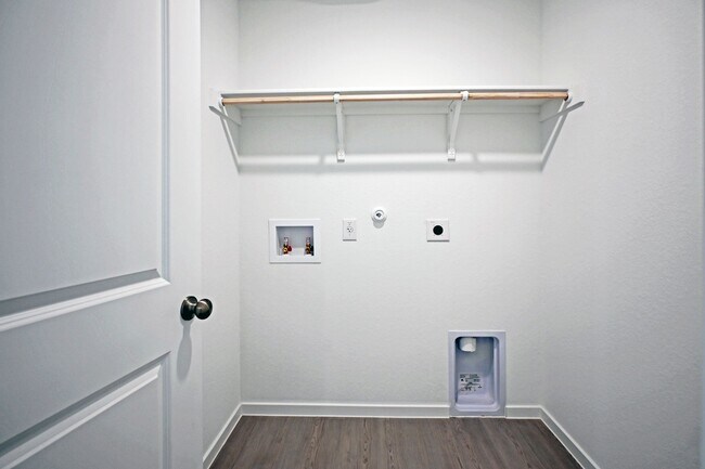 Building Photo - 7363 Orange Sapphire