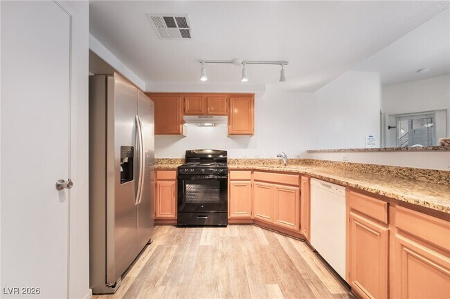 Building Photo - 10245 S Maryland Pkwy