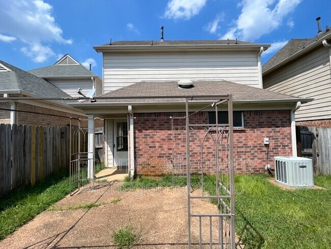 Building Photo - 9221 Lazzini Cove