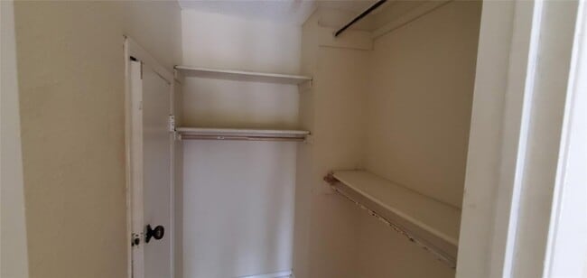 Building Photo - 12900 Walden Rd