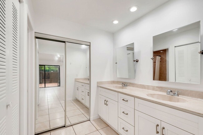 Building Photo - 11364 SW 87th Ter