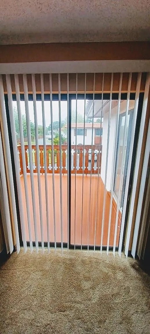 Building Photo - 2111 Oak Meadow Cir