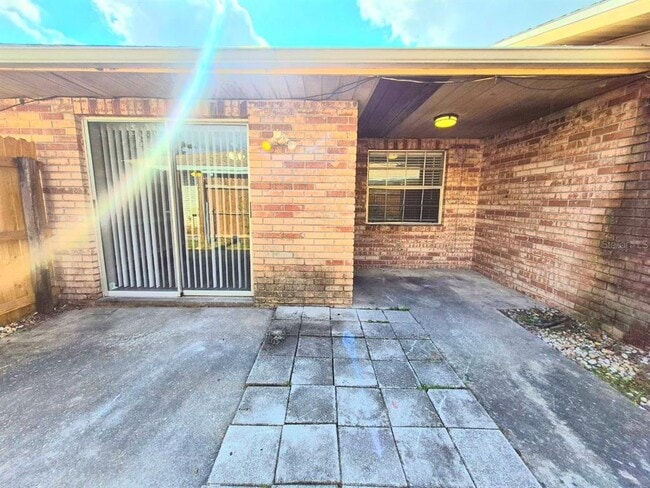 Building Photo - 3141 Bloomingdale Villas Ct